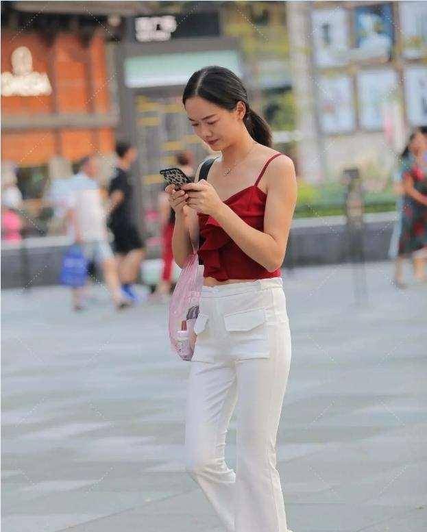 样式|瑜伽裤带来魅惑体态，显瘦又有气质，甜美气息尽显