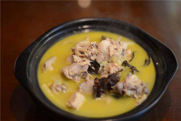 什么炖鸡汤最好喝又营养 6128990322634a2fade1b00caccf8a8d.jpeg