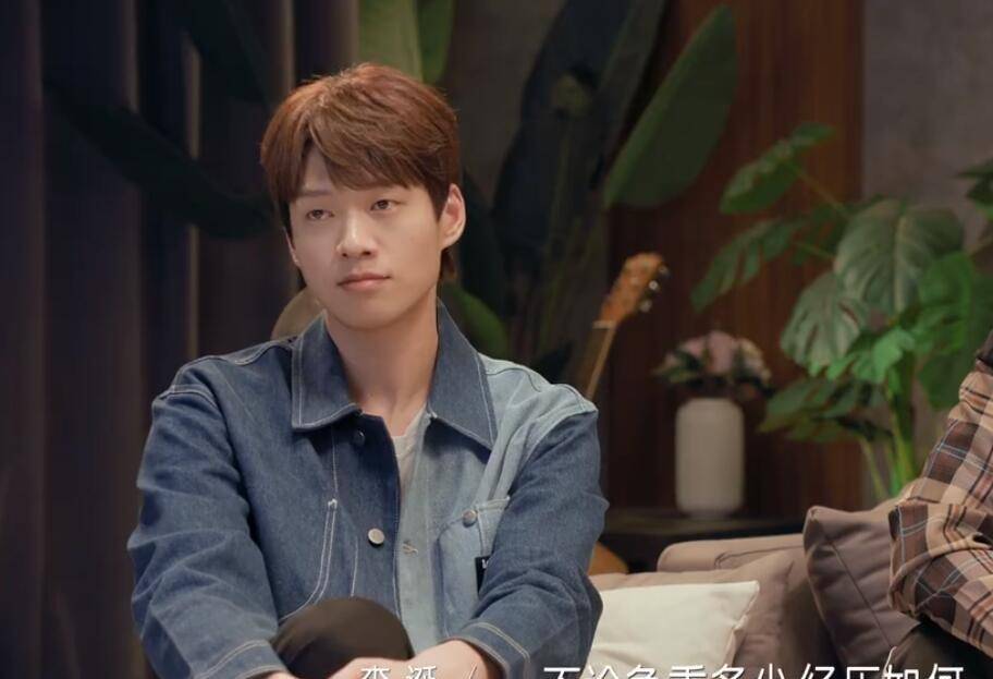 假发|不只是黄晓明，半个娱乐圈都“秃”了，连00后都跟假发片较上劲了