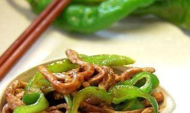怎么做好吃又简单的家常菜青椒肉丝 c71d88aed76e4acb92e487814f07bbaa.jpeg