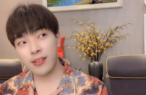 因为|好霸气！男星陈腾跃当群演被导演嫌丑，直接投资一部戏自己演男主