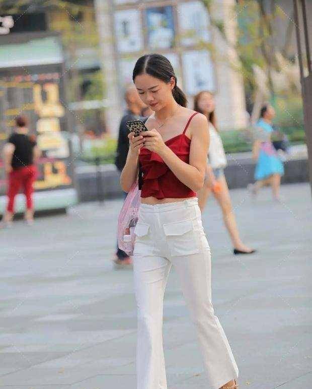 样式|瑜伽裤带来魅惑体态，显瘦又有气质，甜美气息尽显