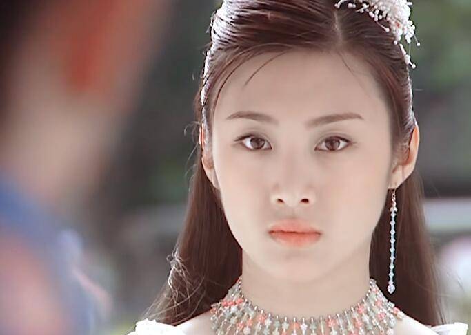 容垣|没想到啊，童年里那些“白光月”和“心机女配”，竟是一个人演的