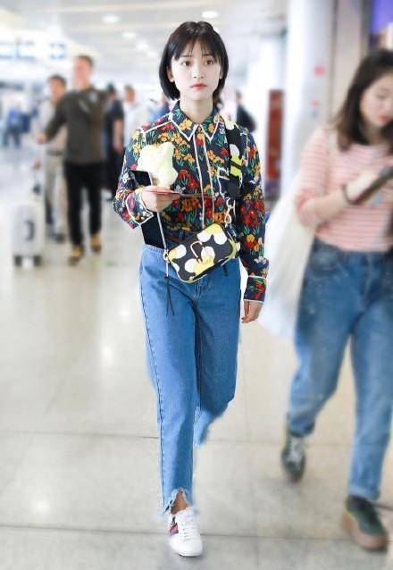 元素|越“老气”越时髦，旧货也能高级又时尚，花衬衣这样搭配更显“贵”