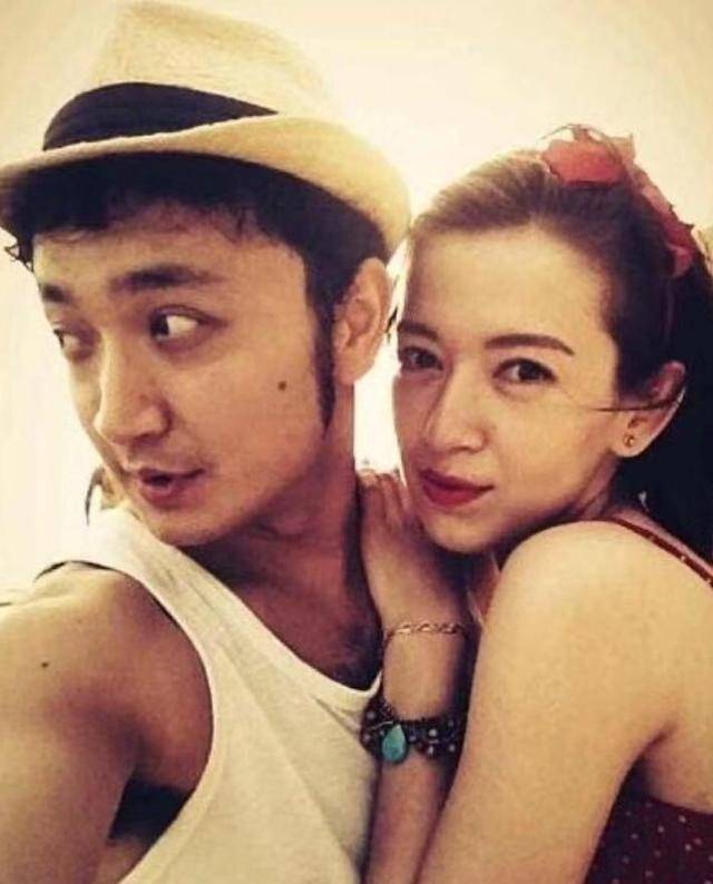 马苏|尼格买提老婆罕见晒照，穿衣时髦造型多变，混血脸像升级版马苏