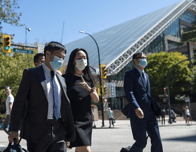 高太|孟晚舟再亮相,穿珍珠裙太奢华,发际线比老父亲还高太惹人心疼