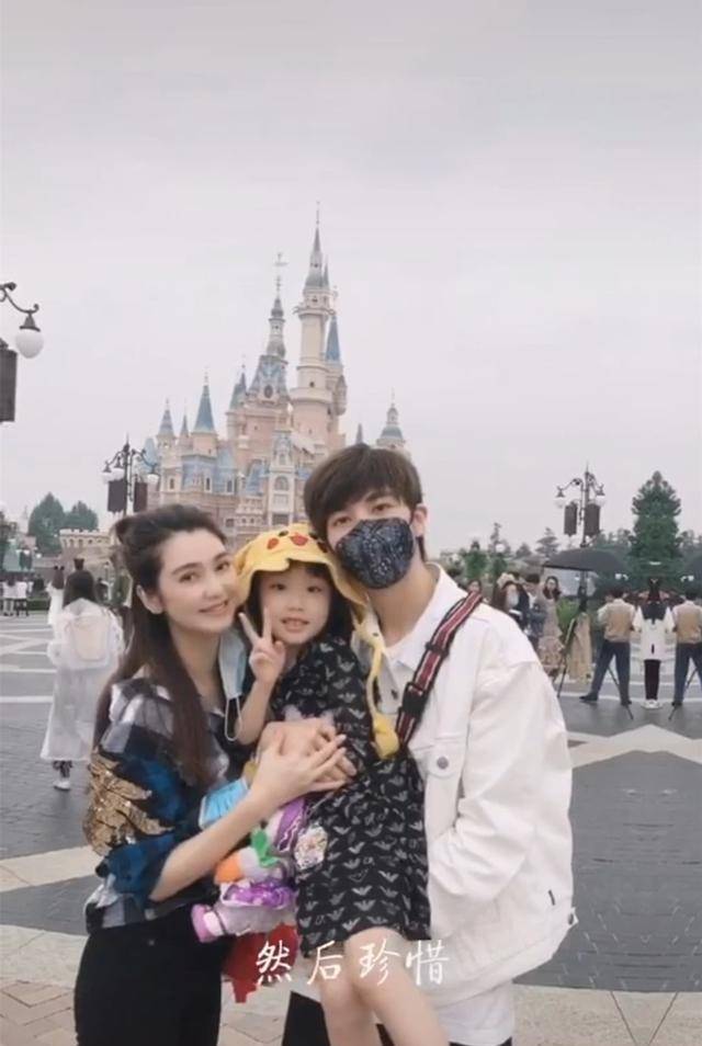 感觉|洪欣晒全家福!每件穿搭都时髦,女儿可爱儿子帅,唯独不见张丹峰