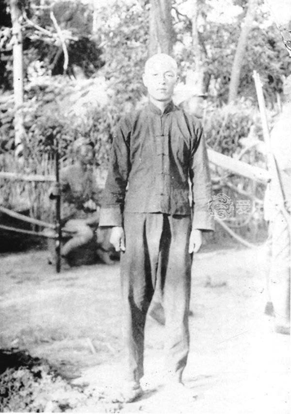 治安强化运动中的日伪讨伐队汉奸告密后全家厚颜无耻地留影纪念_华北 治安强化运动中的日伪讨伐队汉奸告密后全家厚颜无耻地留影纪念_华北