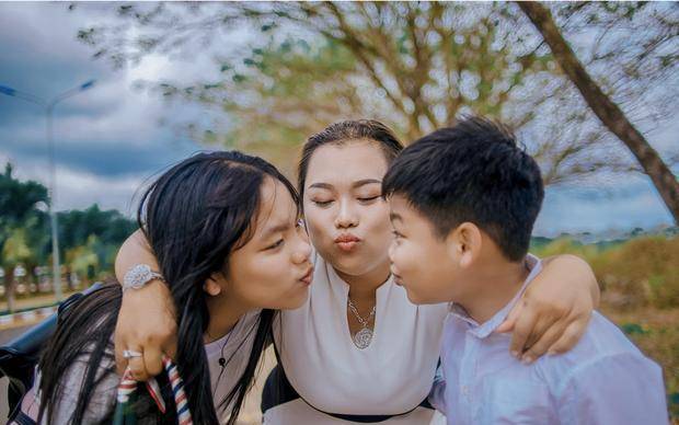 原创许可馨父母被曝光爱子无度的利刃惯子如杀子放纵终有报