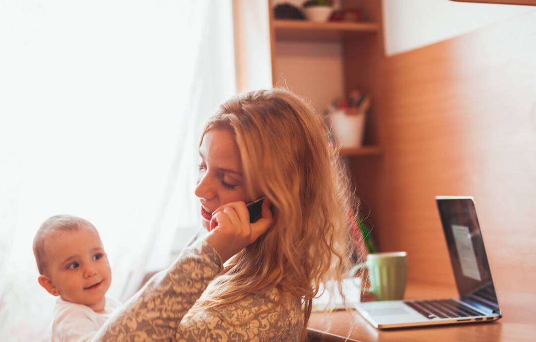 生下|30岁二胎妈妈的哭诉：我抛弃了所有嫁给你，却连回家的钱都没有