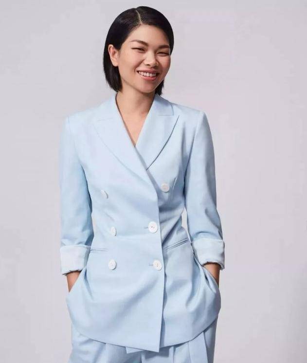 颜色|金巧巧为女儿庆生!7岁女儿寸头像假小子,她自己却穿得像小公主