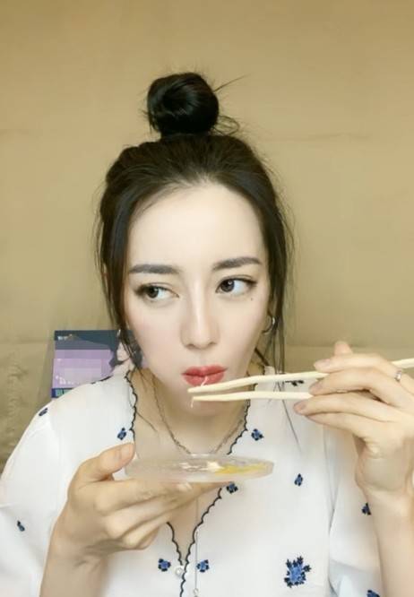 如何成为网红上热门 67385521ffca4995a6f26d0cdda6da02.jpeg