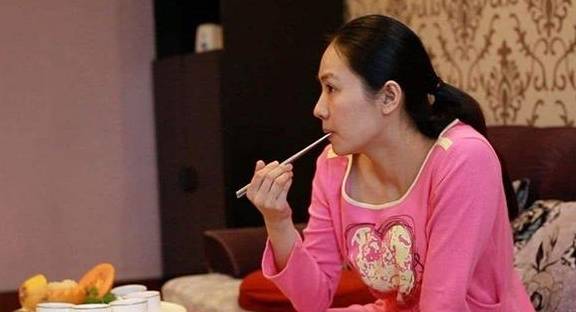 因为|月子期间，婆婆天天清汤寡水，“苦了”宝妈“饿了”孩子