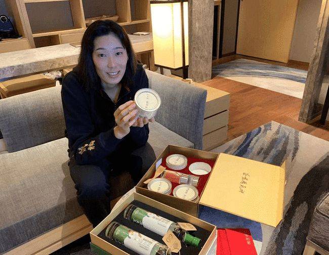 整体|女排队长朱婷私下真会穿，就算是朴素的运动服，也穿出了时尚感
