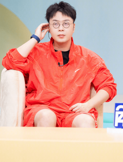 黑色|有种“整容”叫减肥，海涛瘦了形象大改变，粉丝看了都尖叫