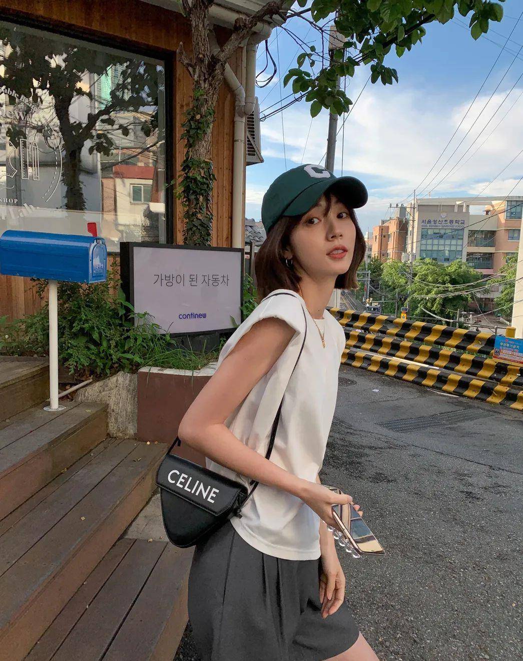 大腿|女星沈月从土肥圆到日系美少女，她到底do了哪里？