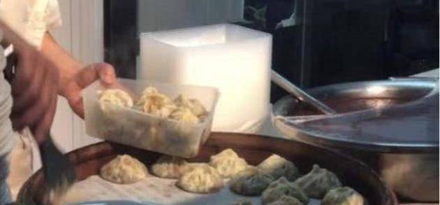 包子|“京城”最火包子店，營業百年，長得丑陋味道好，顧客開超跑來買