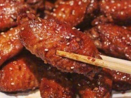 电饭煲|电饭煲鸡翅浓郁入味又滑嫩