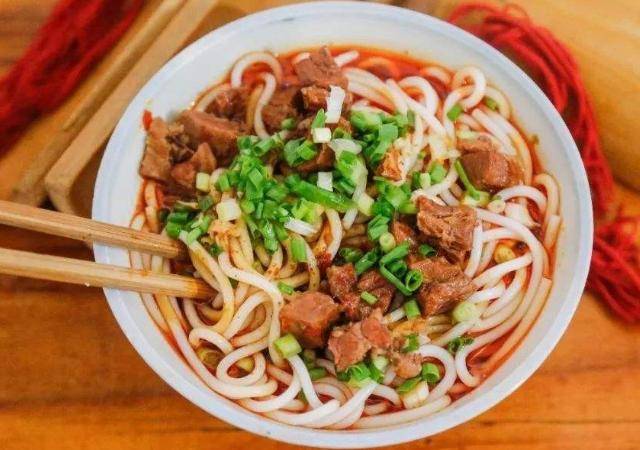 湖南人|4种湖南人最爱吃的早餐，是炒粉还是炒面？外地人根本分不清