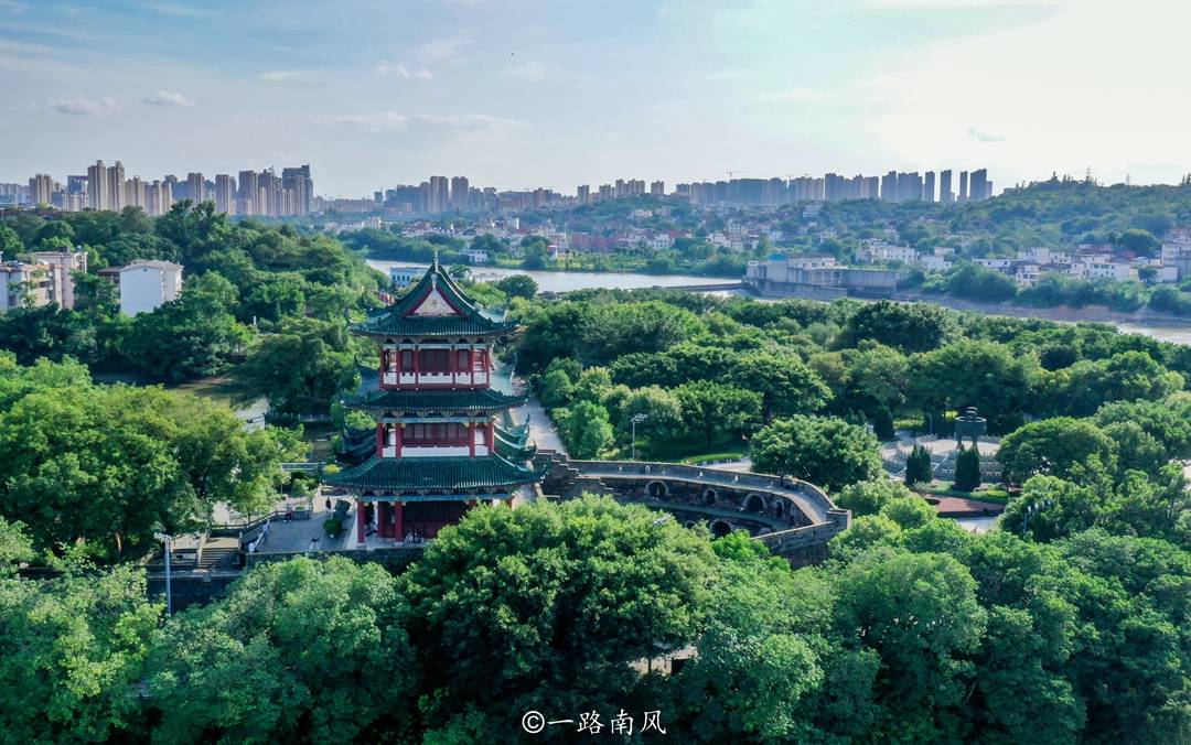 景点|江西冷门景点，登楼可欣赏赣州八景，历史可以追溯到九百多年前