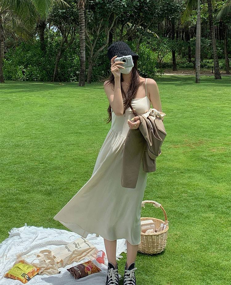 季节|一直都在流行的穿搭，夏日“吊带”，秀大长腿高挑又显瘦