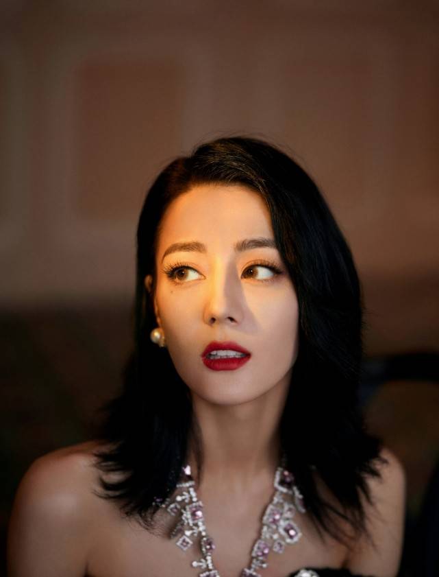 封神|热巴杨洋“豪门夫妻”造型封神！热巴穿水晶长裙，杨洋总裁风A炸
