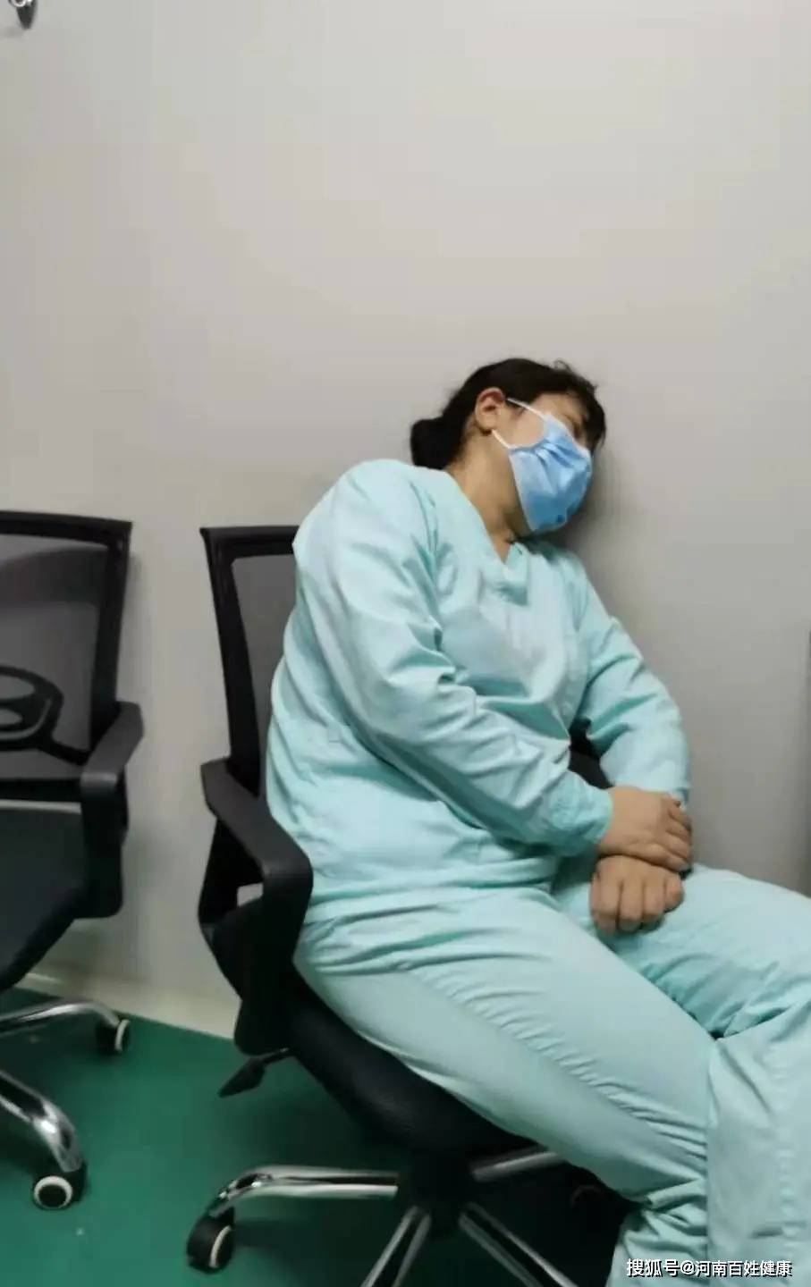 实验室里的25天连轴转72小时后才睡上一觉直到干不动了才停下休息会儿