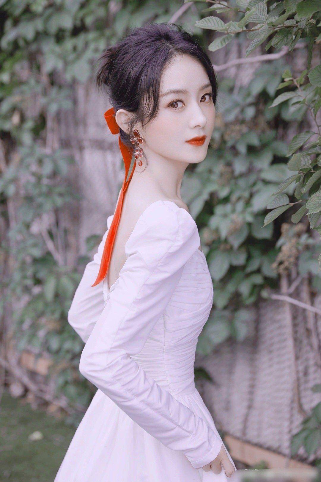 美眉|大骨架女孩竟然赢了纸片人？瘦成柴撑不起造型，上镜瞬间就被淹没