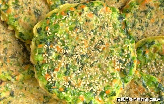 蔬菜|芹菜加3个鸡蛋，筷子一搅，手不用沾面，10分钟搞定全家人早餐