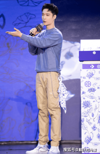工装裤|29岁仍像少年？跟着“张艺兴”学穿搭，轻松穿出少年感
