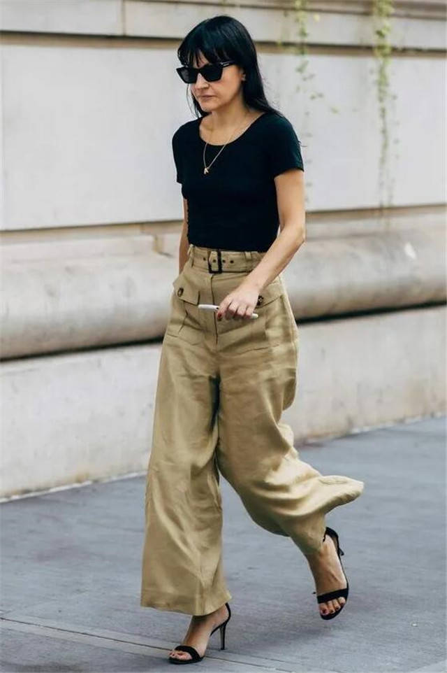 显得|今年流行的“卡其裤”怎么搭？与其打扮时髦，不如穿得高级又显白