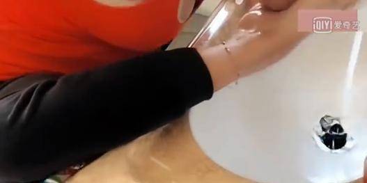 母则刚|史上最伟大的母爱，无臂妈妈昨晚产下二胎，真不容易，看完泪流满面