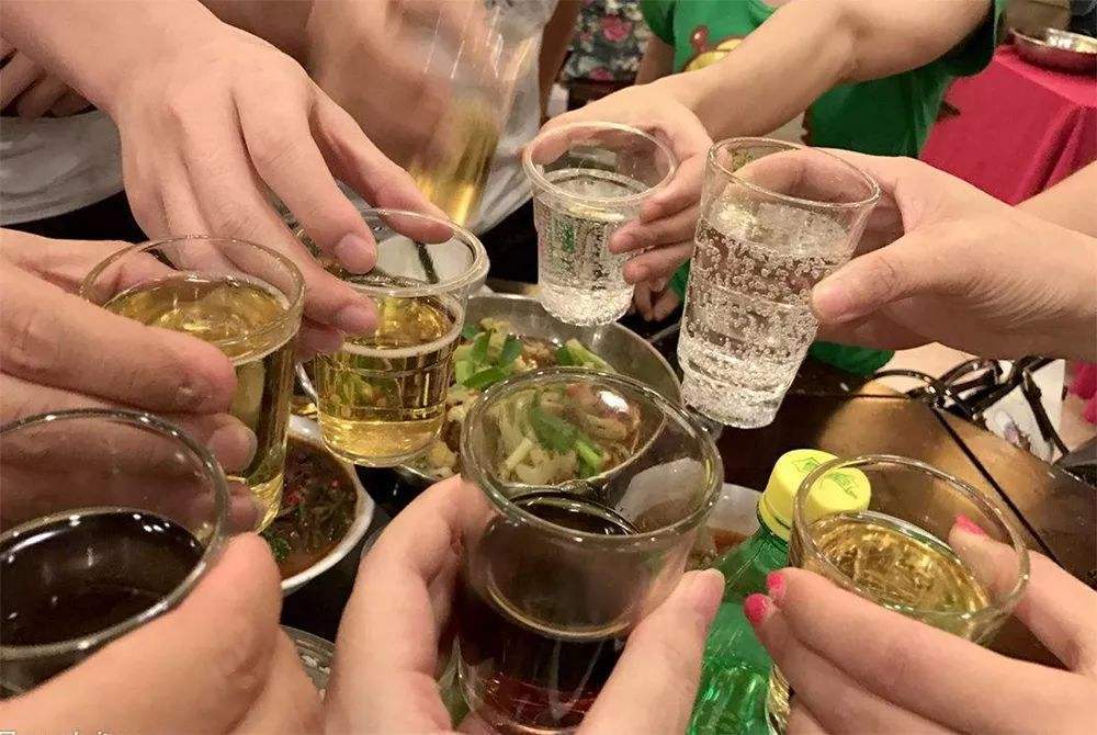 你所谓的"酒桌文化",既侮辱了酒,也侮辱了文化