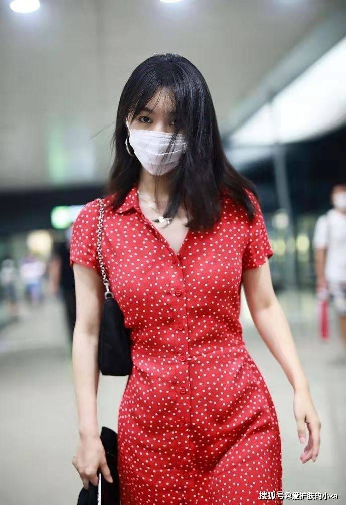 材质|李菲儿的眼睛也太大了吧，笑起来弯弯的好可爱，真有少女感