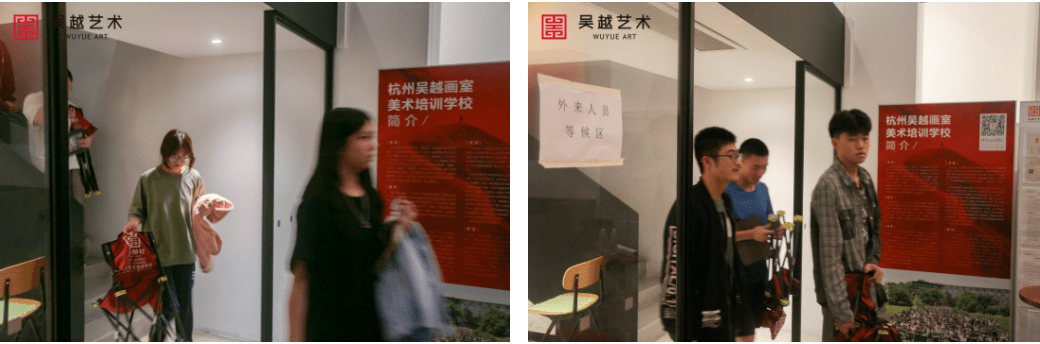 大家有秩序的来到一楼大厅▲老师在维护现场秩序▲林老师讲座现厨