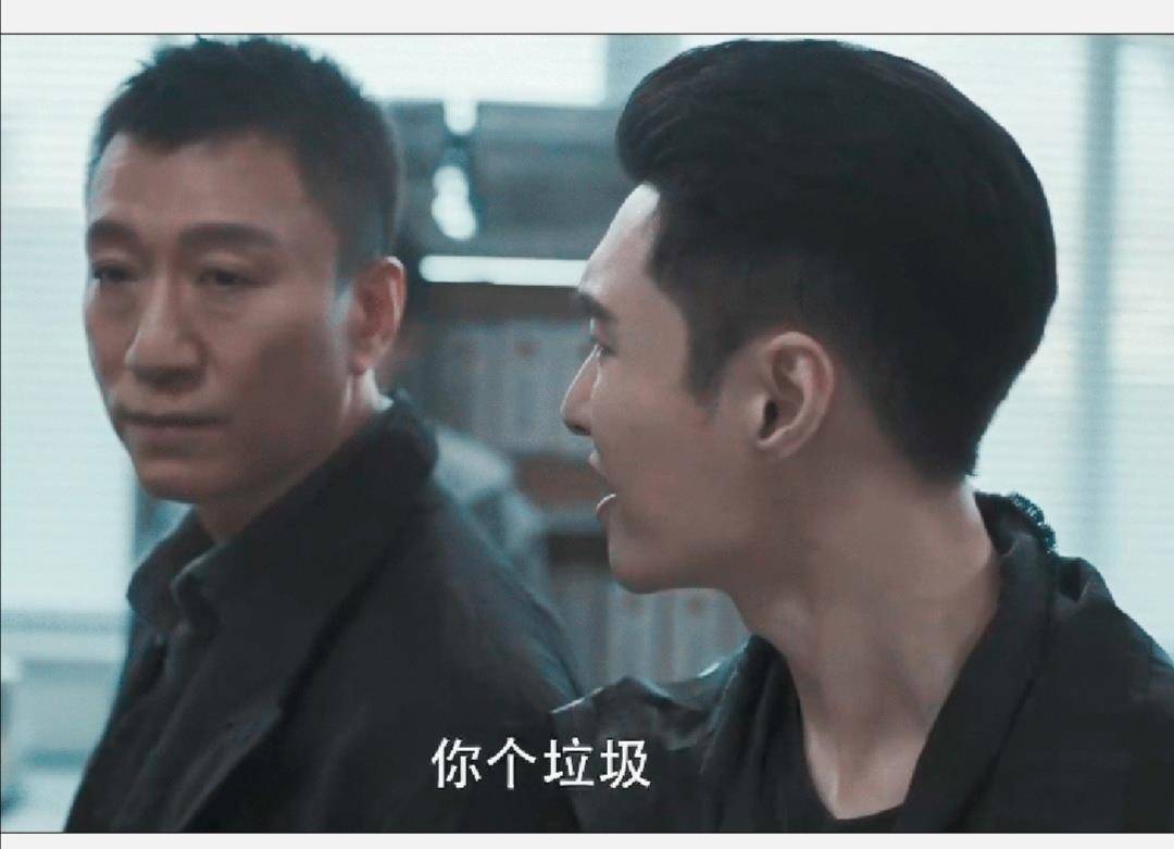 片段|张艺兴:红雷哥我不是故意。孙红雷调侃:我到底是你哥还是你儿子