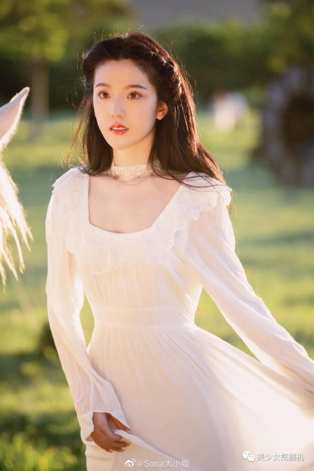 sona|美少女圈拉胯成啥样了，连她都被说是颜值诈骗…