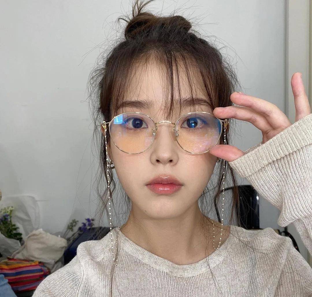 姐妹|戴眼镜就不能化妆了吗？“眼镜妆”了解一下，简单又好看