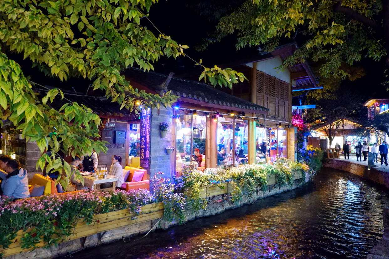 原创为什么丽江被称为艳遇之城却不适合常住来到古城酒吧街才明白