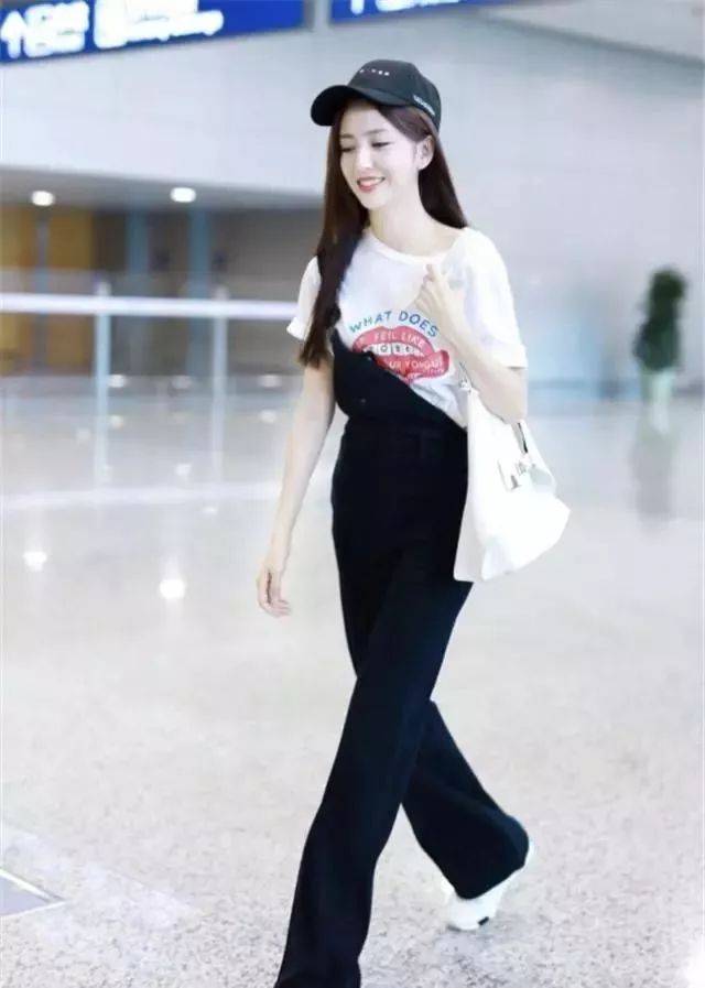 卫衣|女人穿衣“在精不在多”，学习穿搭，减龄又知性。
