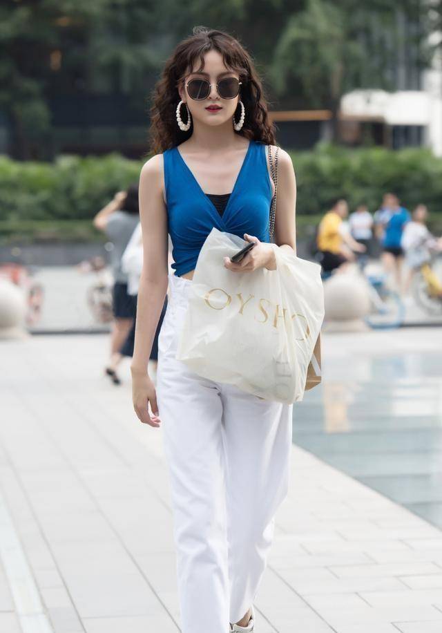 身材|个性独特的打底裤穿出别样清新感，穿出时尚个性与风格，挺拔有型