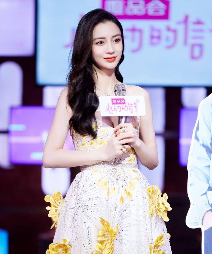 细节|baby时尚资源太好,上综艺也要穿高定礼服,还是2021当季新款