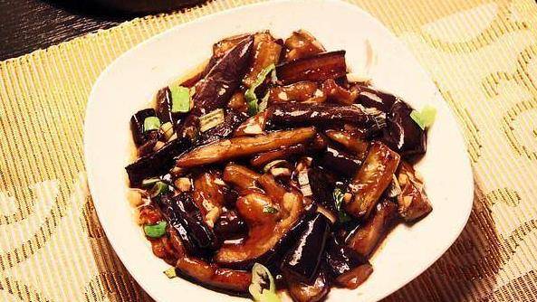茄子和什么菜一起炒合适 9b1857e52eec4ae0a15579f424187ae0.jpeg