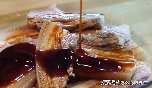 做法|五花肉这样吃真过瘾，蓬松暄软、香而不腻，一次能吃5个