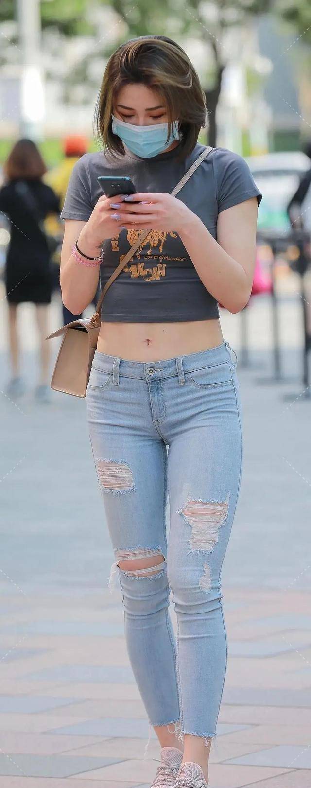 黑色|腿型修长的瑜伽裤美女，让你放松心情，仪态典雅