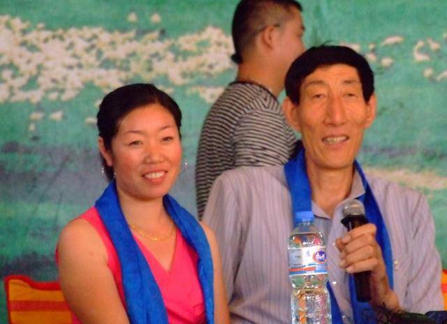 中国第一巨人鲍喜顺曾不顾医生反对生下儿子现在咋样了