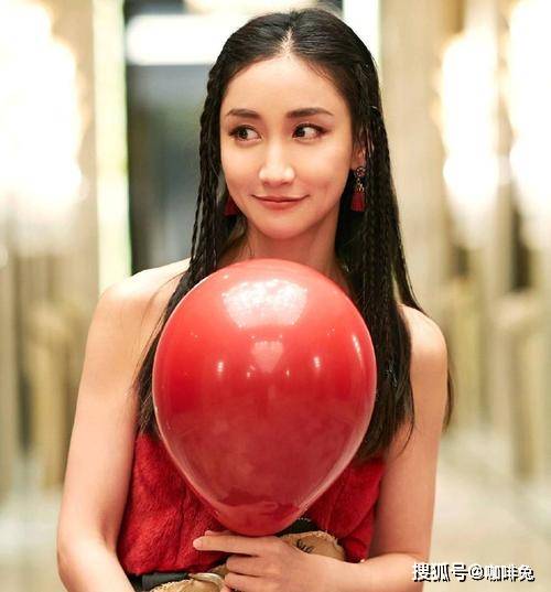 身材|天生丽质的陈彦妃对时尚有着自己敏锐视角和独到的理解