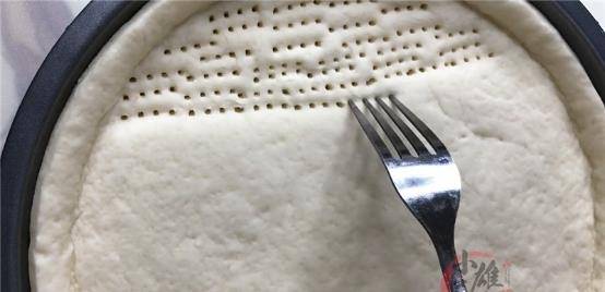 做法|一大碗面粉，不用放油，教你做披萨，香味浓郁，孩子吃一大盘