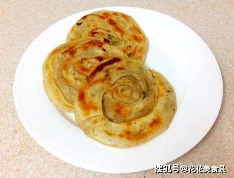煎饼|饺子皮不只能包饺子，教你做葱油饼，外焦里软，学会不用买早餐