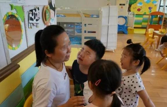 什么|幼儿园的5种“冷暴力”，孩子默默承受心里苦，家长却一无所知